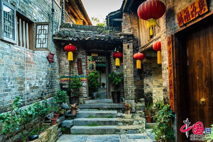耳朵里面总是有人说话，为什么？游戏画面